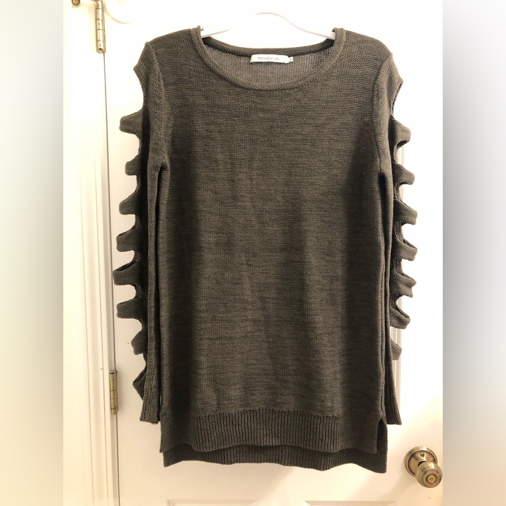 Stitches & stripes Women's size XS Olive Long Sweater with Ruffle Sleeves EUC